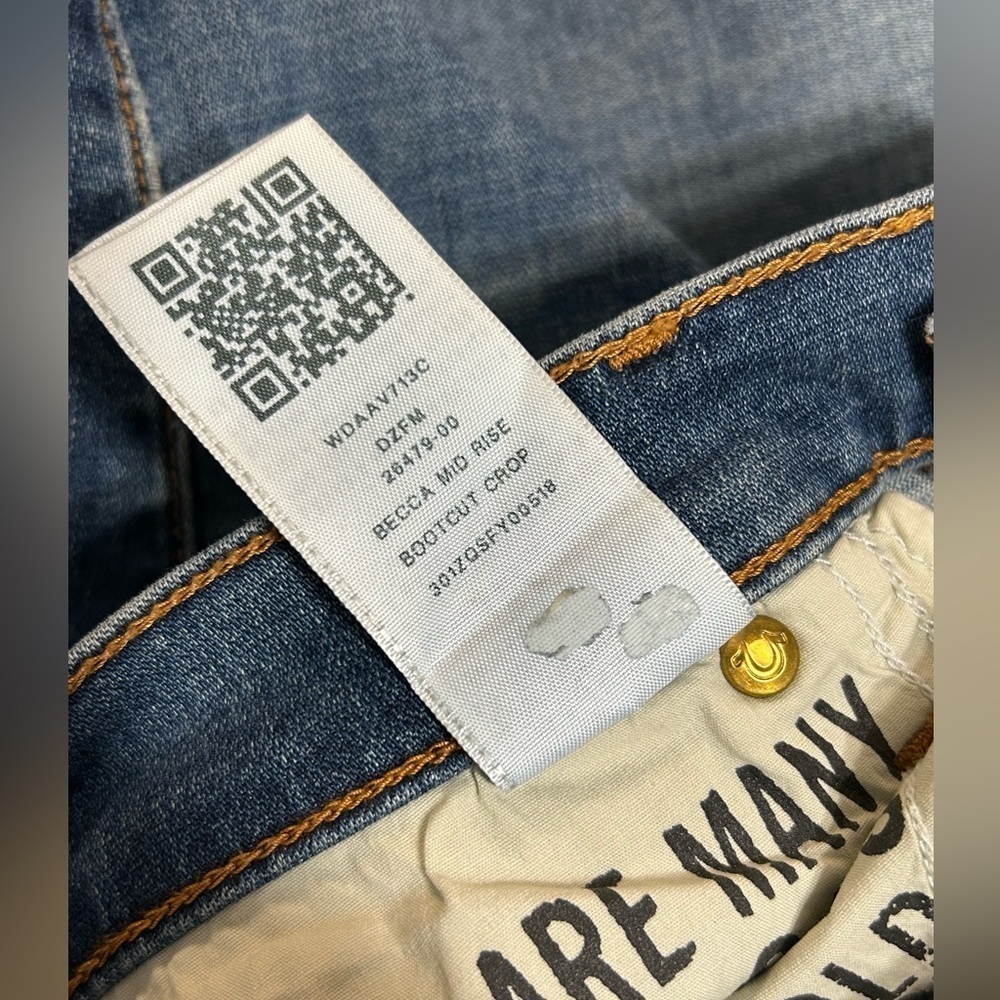 True Religion Becca Mid Rise Bootcut Crop Raw Hem Jeans - Picture 6 of 9
